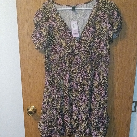 wild fable Dresses & Skirts - NWT Wild Fable Floral V-Neck Dress